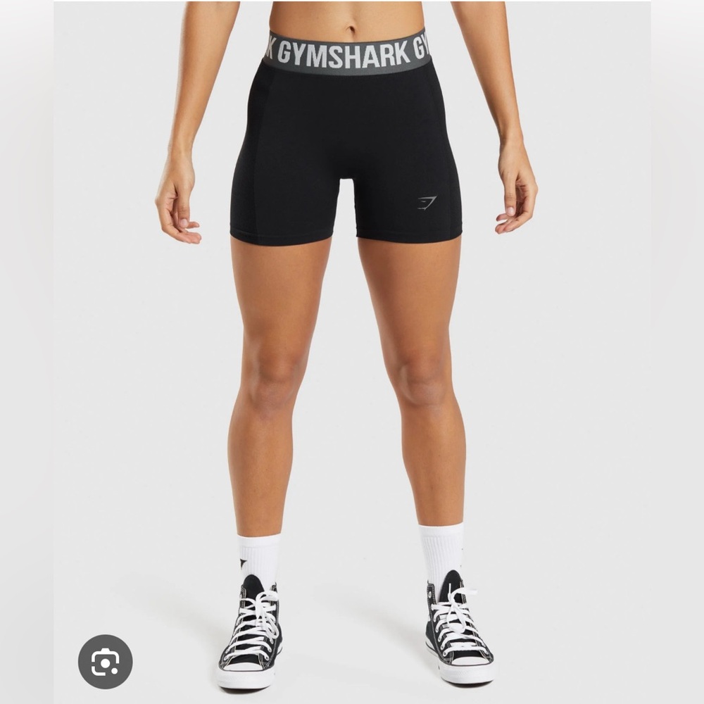 NWOT Gymshark Flex Shorts - Black